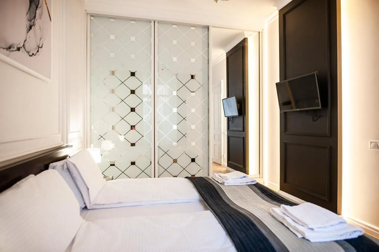 Gepner Apartments On Rynok Square Lviv Ukraine